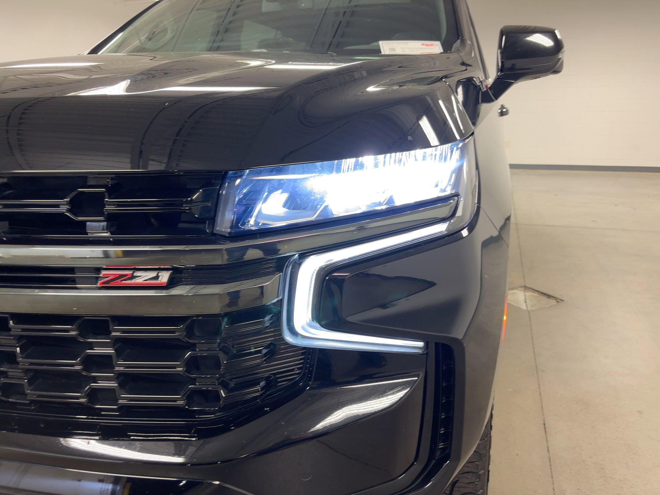 2021 Chevrolet Suburban Z71 photo 8