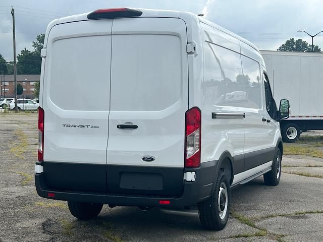 2025 Ford Transit photo 10