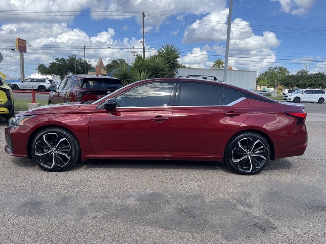 2023 Nissan Altima 2.5 SR photo 4