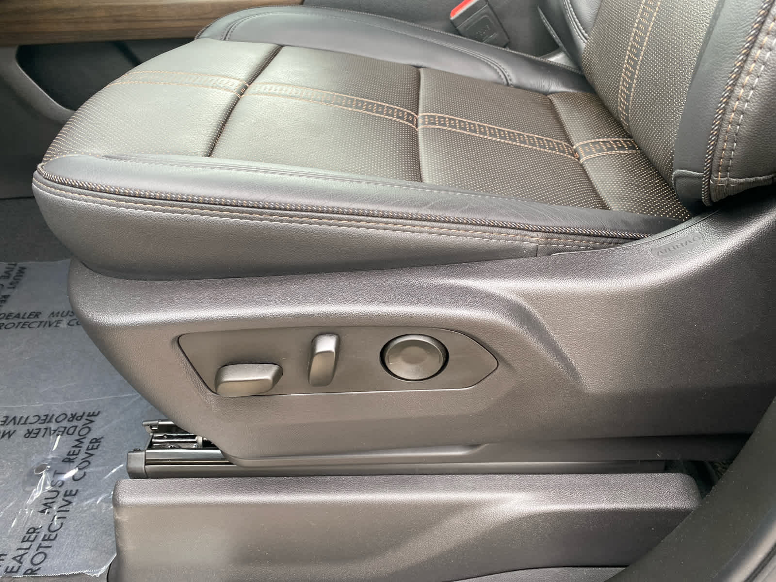 2025 Chevrolet Silverado 1500 High Country photo 11