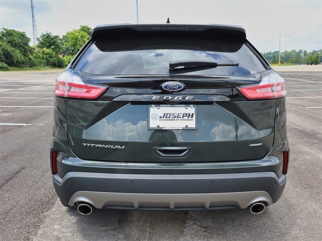 2024 Ford Edge Titanium photo 4