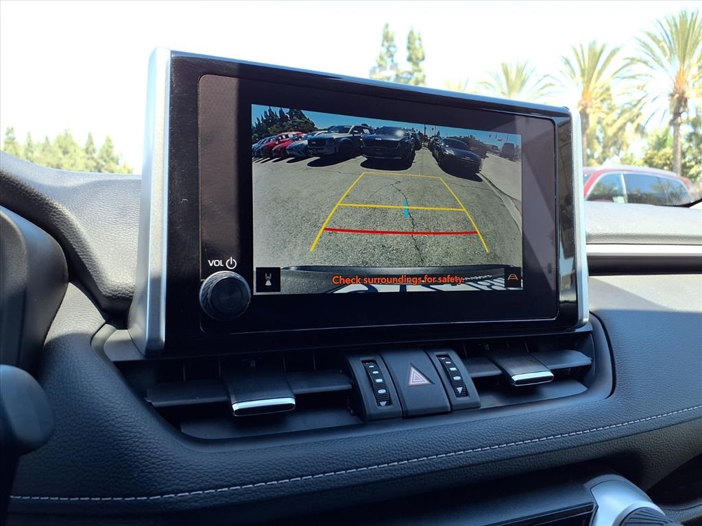 2023 Toyota RAV4 XLE Premium photo 17