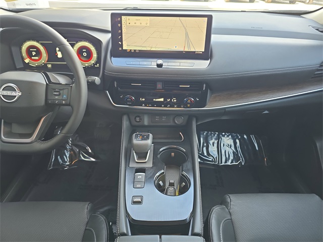 2025 Nissan Rogue Platinum photo 4