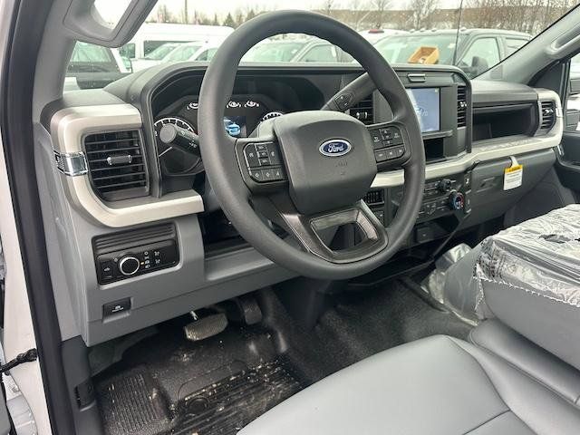 2025 Ford F-250 photo 8
