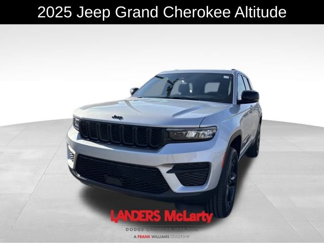 2025 Jeep Grand Cherokee Laredo Altitude photo 2