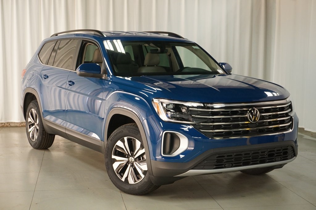 2025 Volkswagen Atlas SE photo 2
