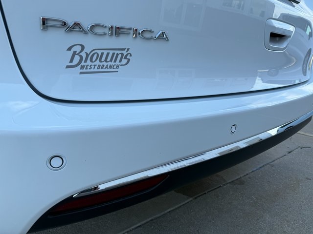 2026 Chrysler Pacifica photo 7