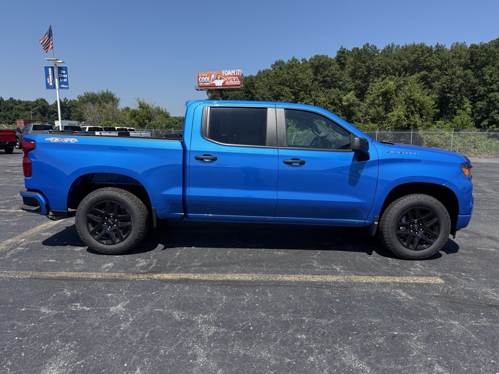 2026 Chevrolet Silverado 1500 Custom photo 3