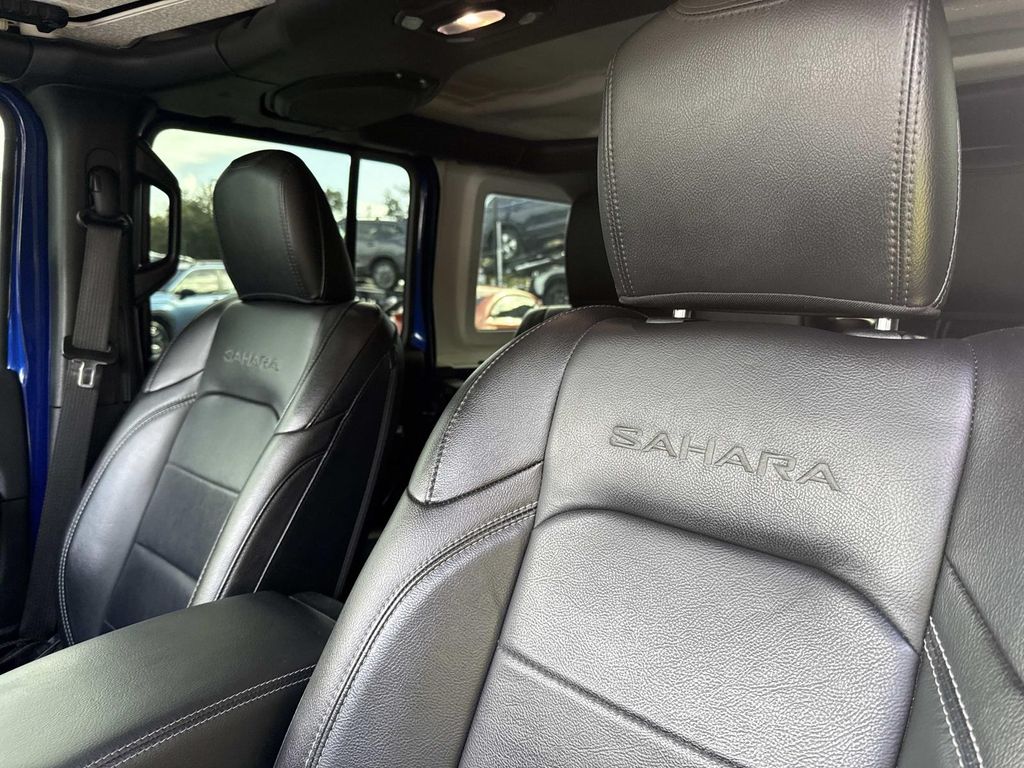 2018 Jeep Wrangler Unlimited Sahara photo 19