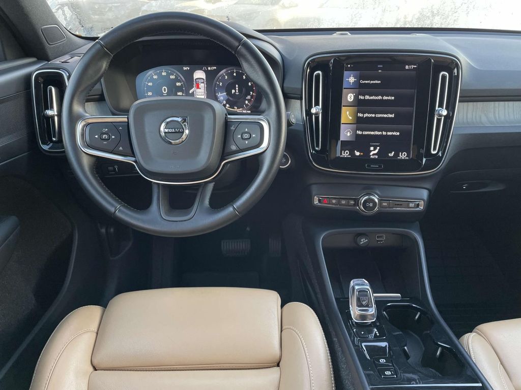 2019 Volvo XC40 T5 Inscription photo 2