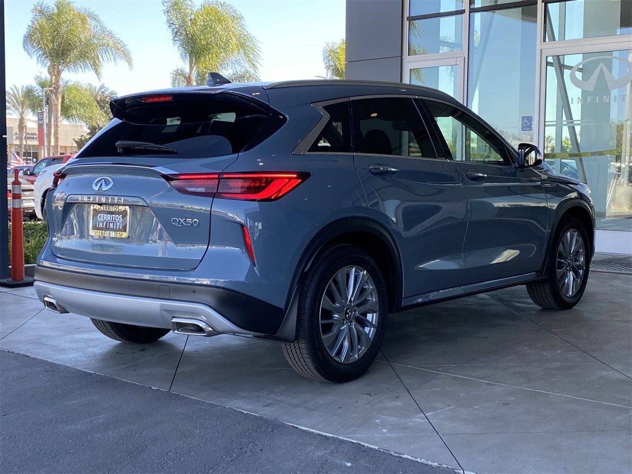 2025 Infiniti QX50 Luxe photo 6