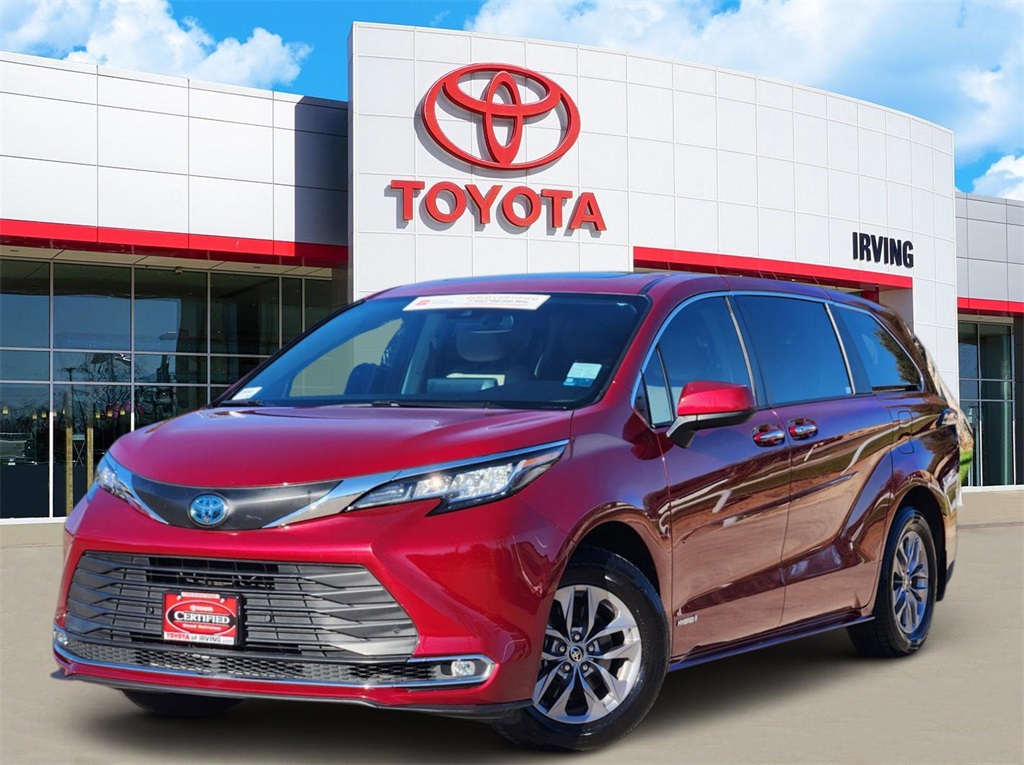 2021 Toyota Sienna XLE's photo