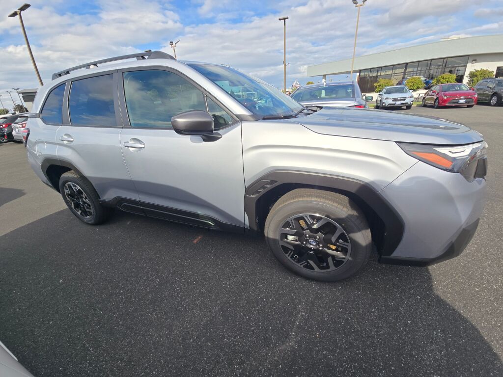 2025 Subaru Forester Premium photo 4