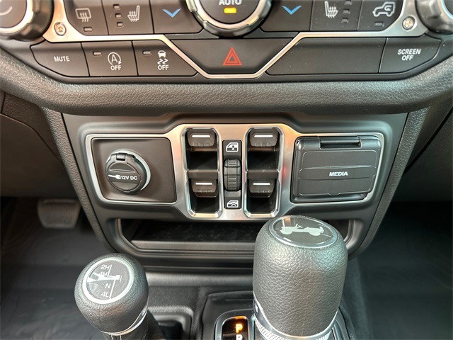 2025 Jeep Wrangler Sport S photo 18