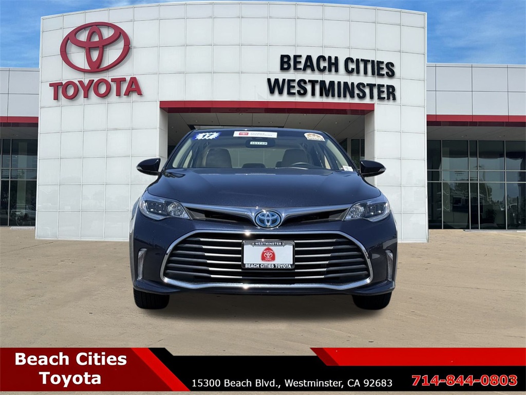 2017 Toyota Avalon Hybrid XLE Plus photo 2