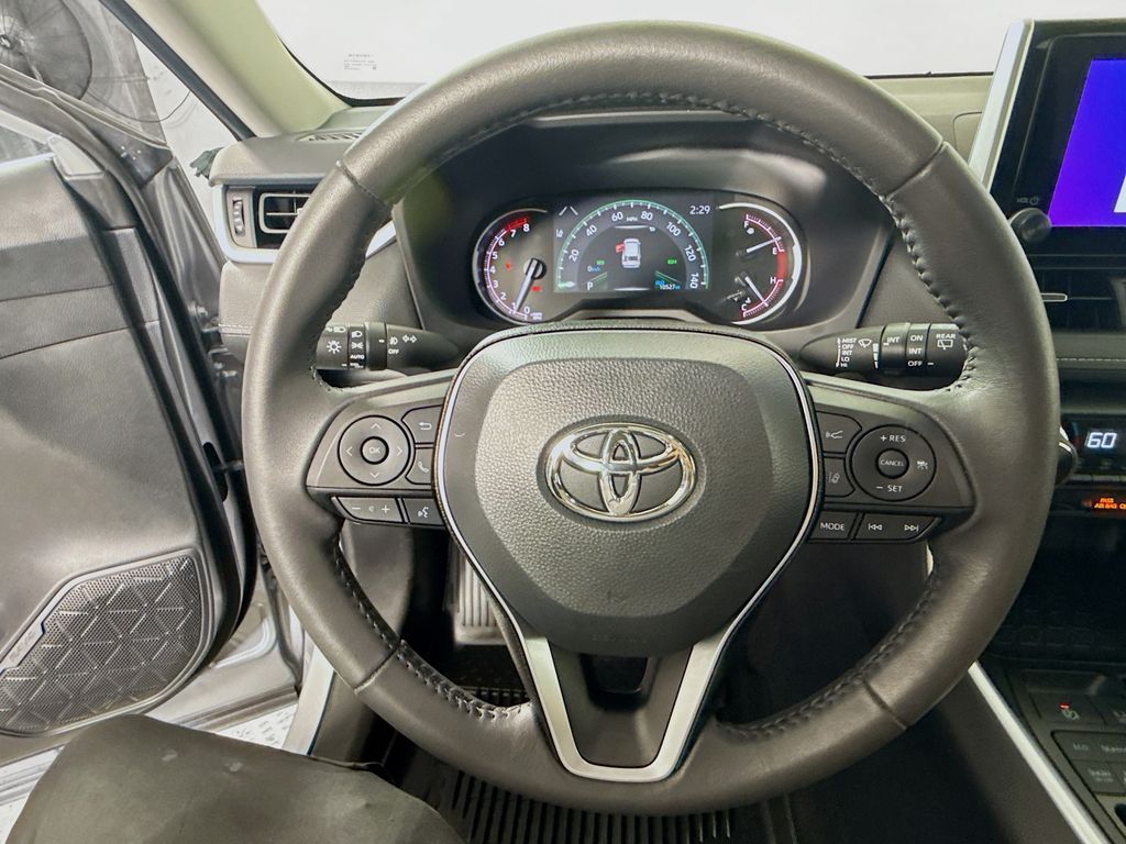 2023 Toyota RAV4 XLE Premium photo 10