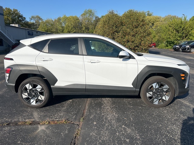 2025 Hyundai Kona SEL photo 2