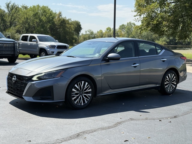 2023 Nissan Altima 2.5 SV photo 2