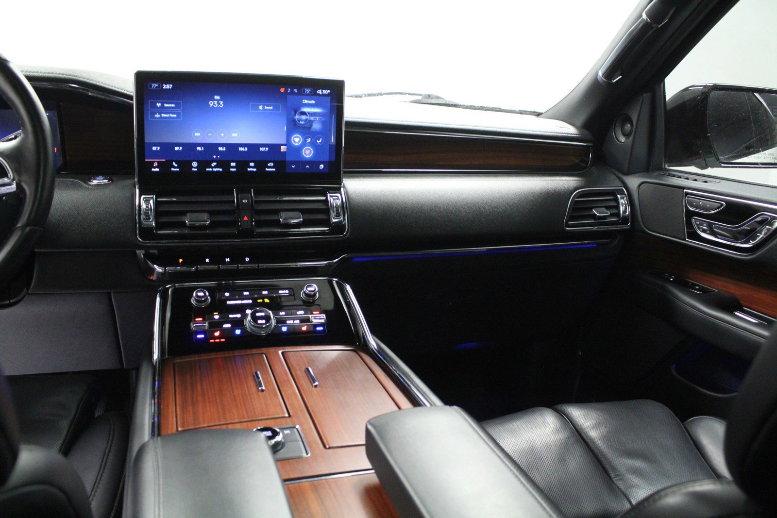 Used 2022 Pristine White Lincoln Reserve image 20