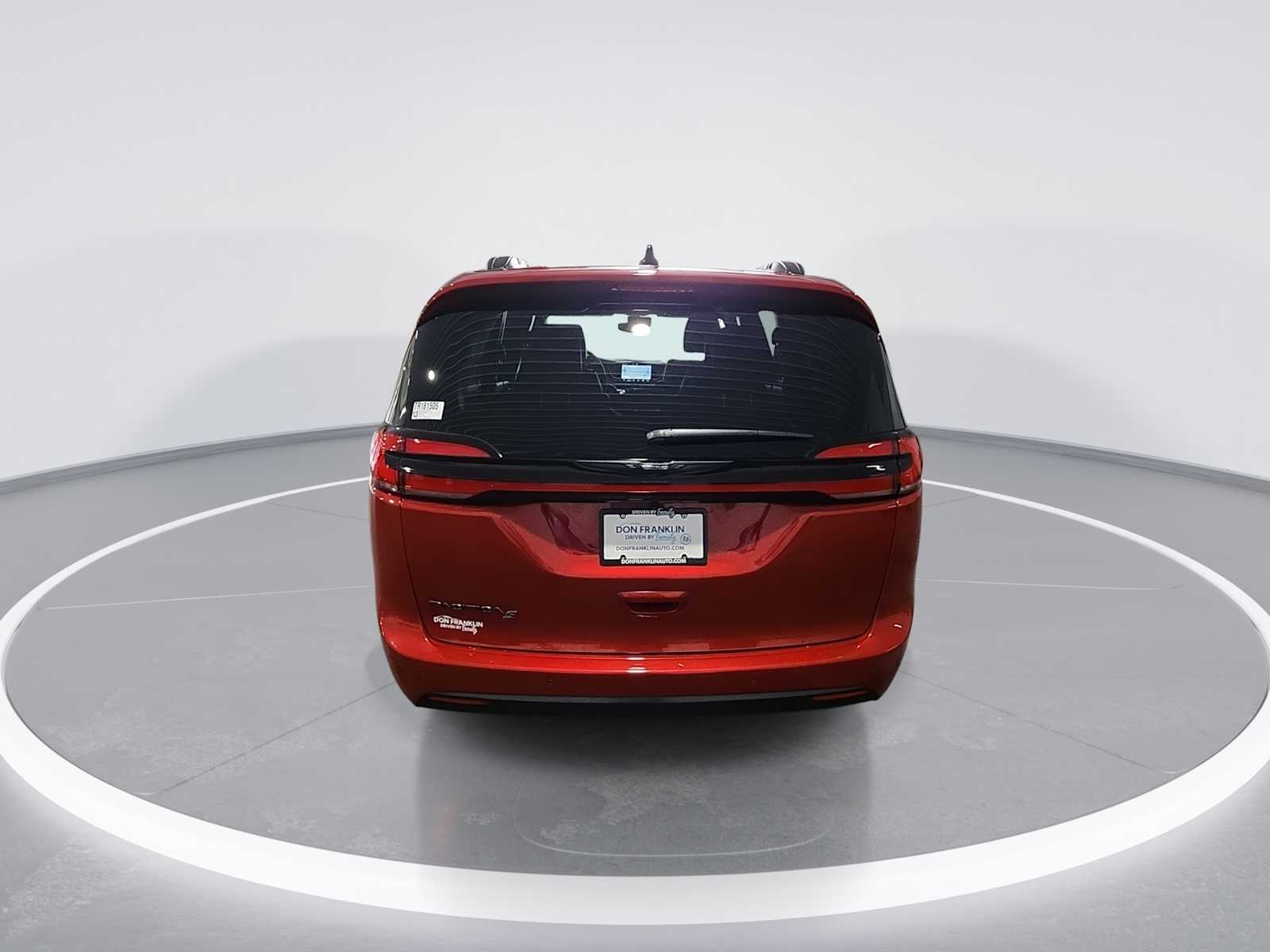 2026 Chrysler Pacifica photo 7