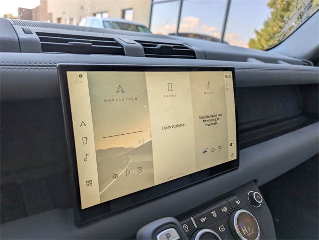 2025 Land Rover Defender 110 X-Dynamic SE photo 9