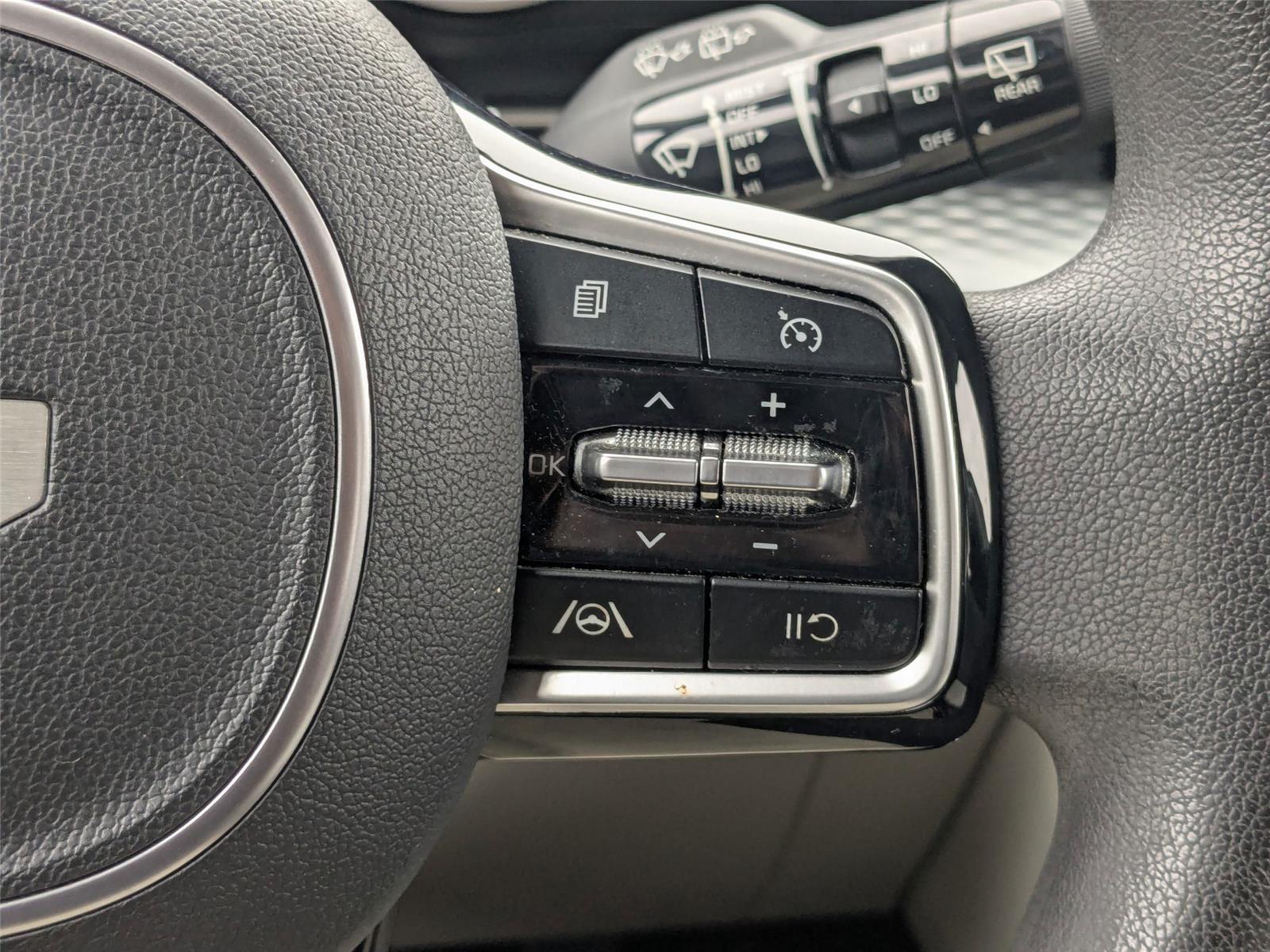 2022 Kia Carnival LX photo 18