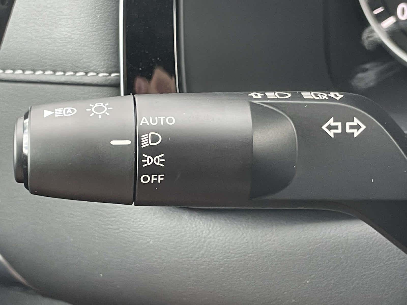 2025 Nissan Pathfinder SL photo 27