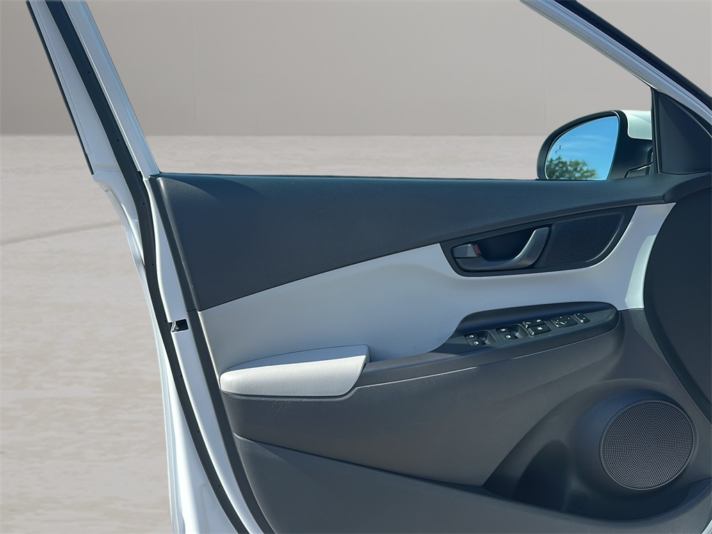 2023 Hyundai Kona SEL photo 23
