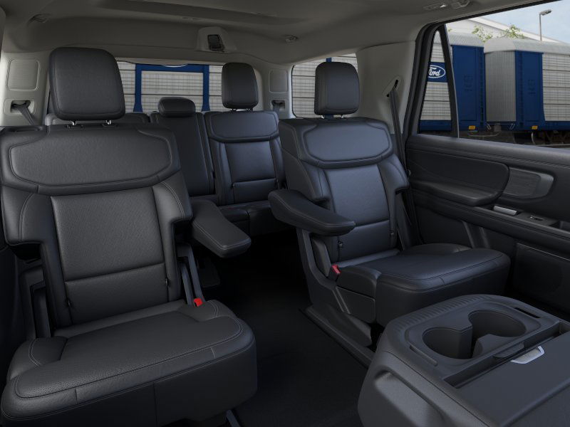 2025 Ford Expedition Platinum photo 13