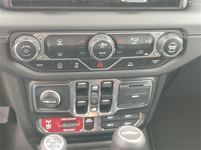 2025 Jeep Gladiator Mojave photo 15