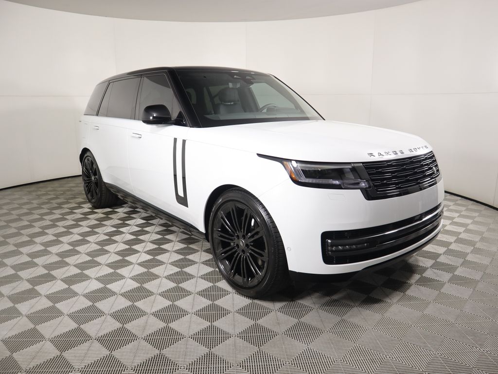 2025 Land Rover Range Rover SE photo 2