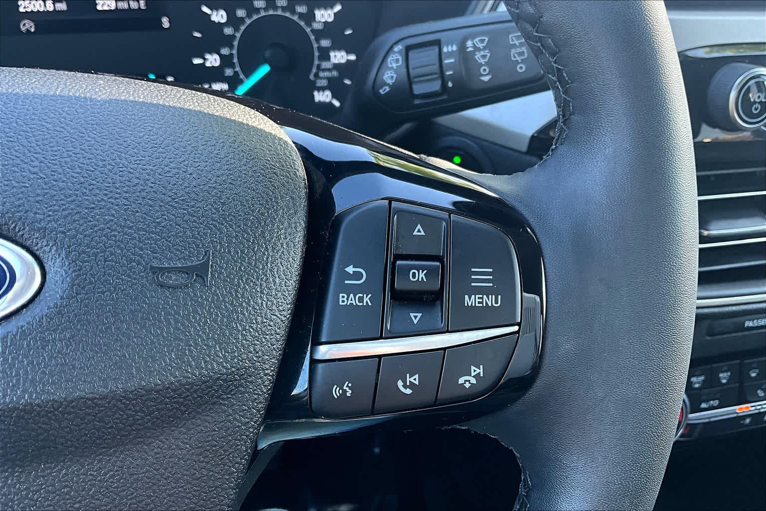 2022 Ford Escape SE photo 23
