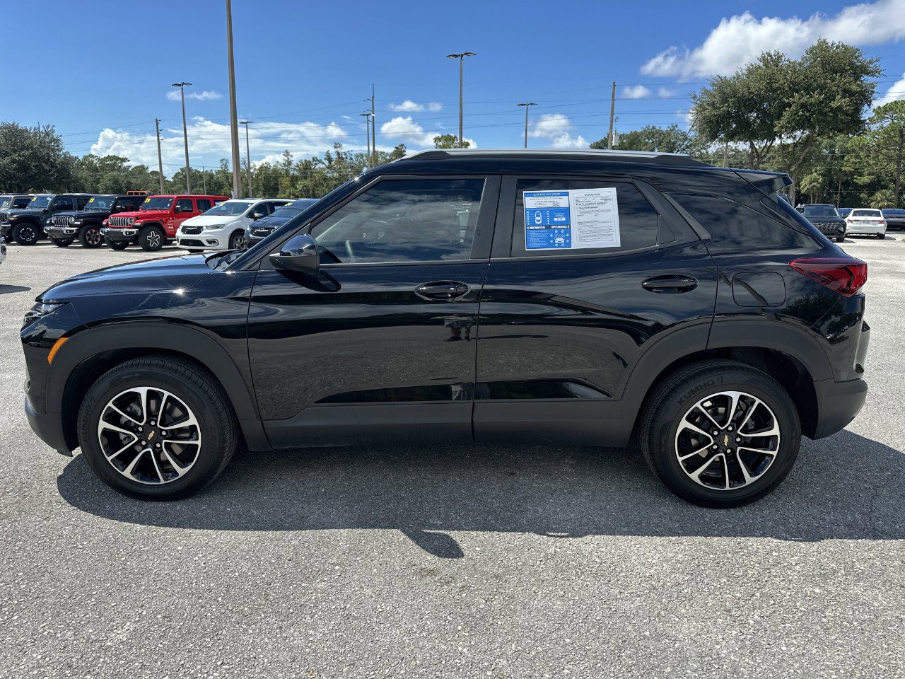 2024 Chevrolet Trailblazer LT photo 3