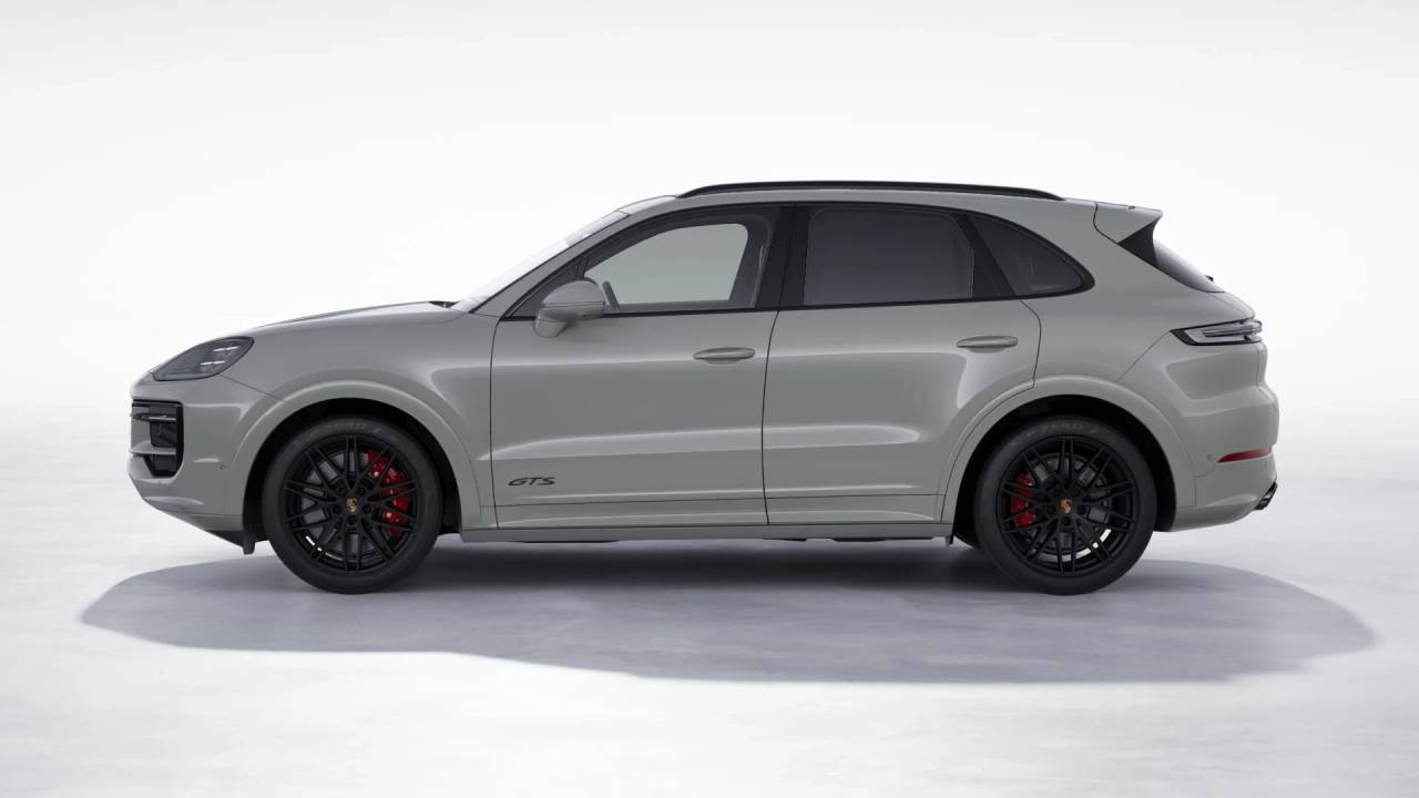 2026 Porsche Cayenne GTS photo 2