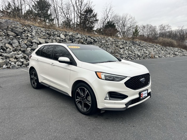 2019 Ford Edge ST's photo