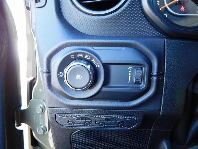 2025 Jeep Wrangler Rubicon X photo 24