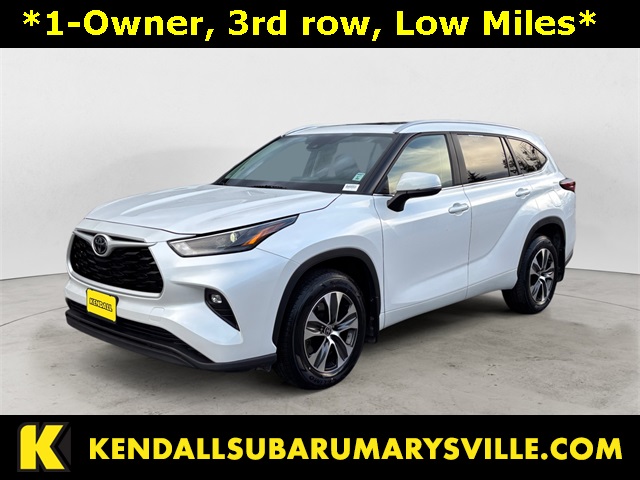 2024 Toyota Highlander XLE's photo