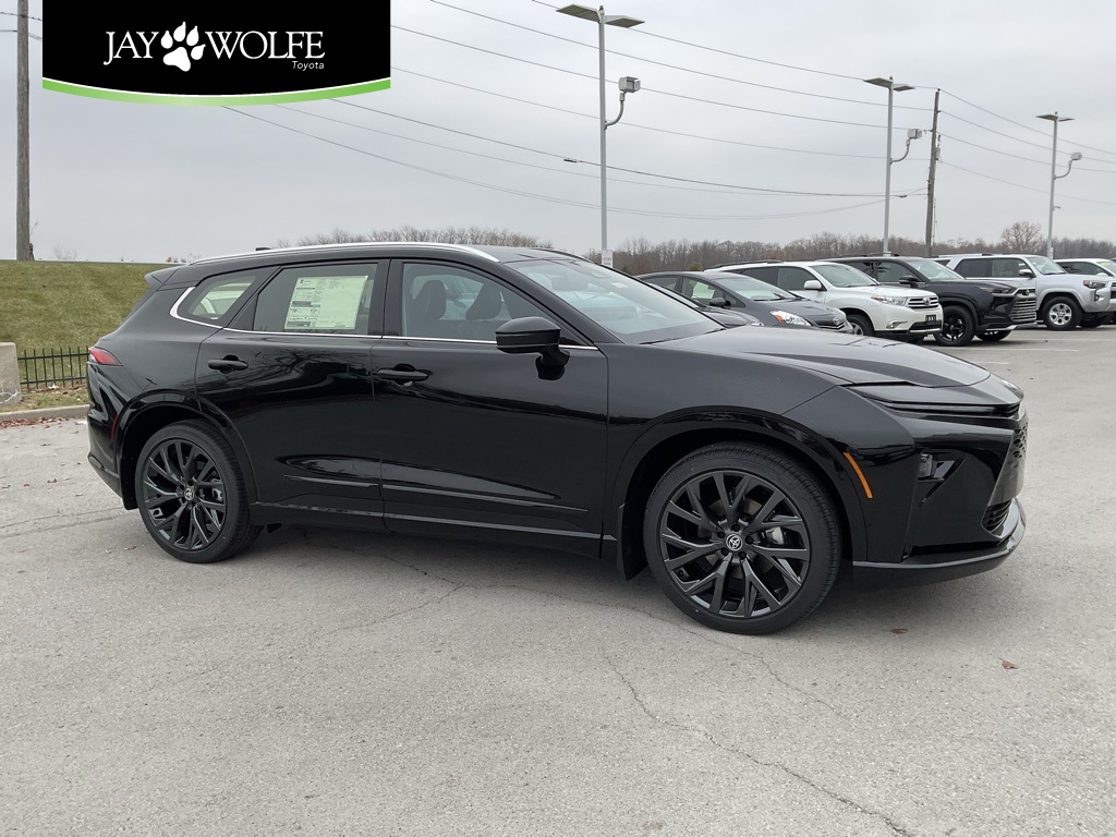 2025 Toyota Crown Signia Limited's photo