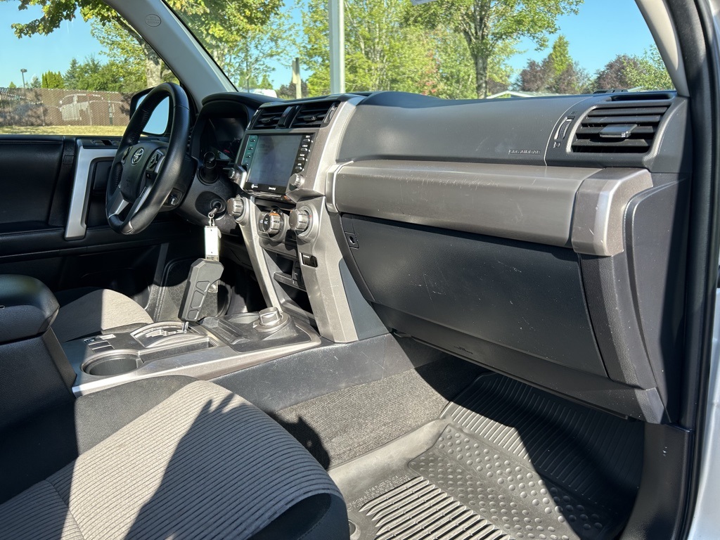 2020 Toyota 4Runner SR5 photo 30