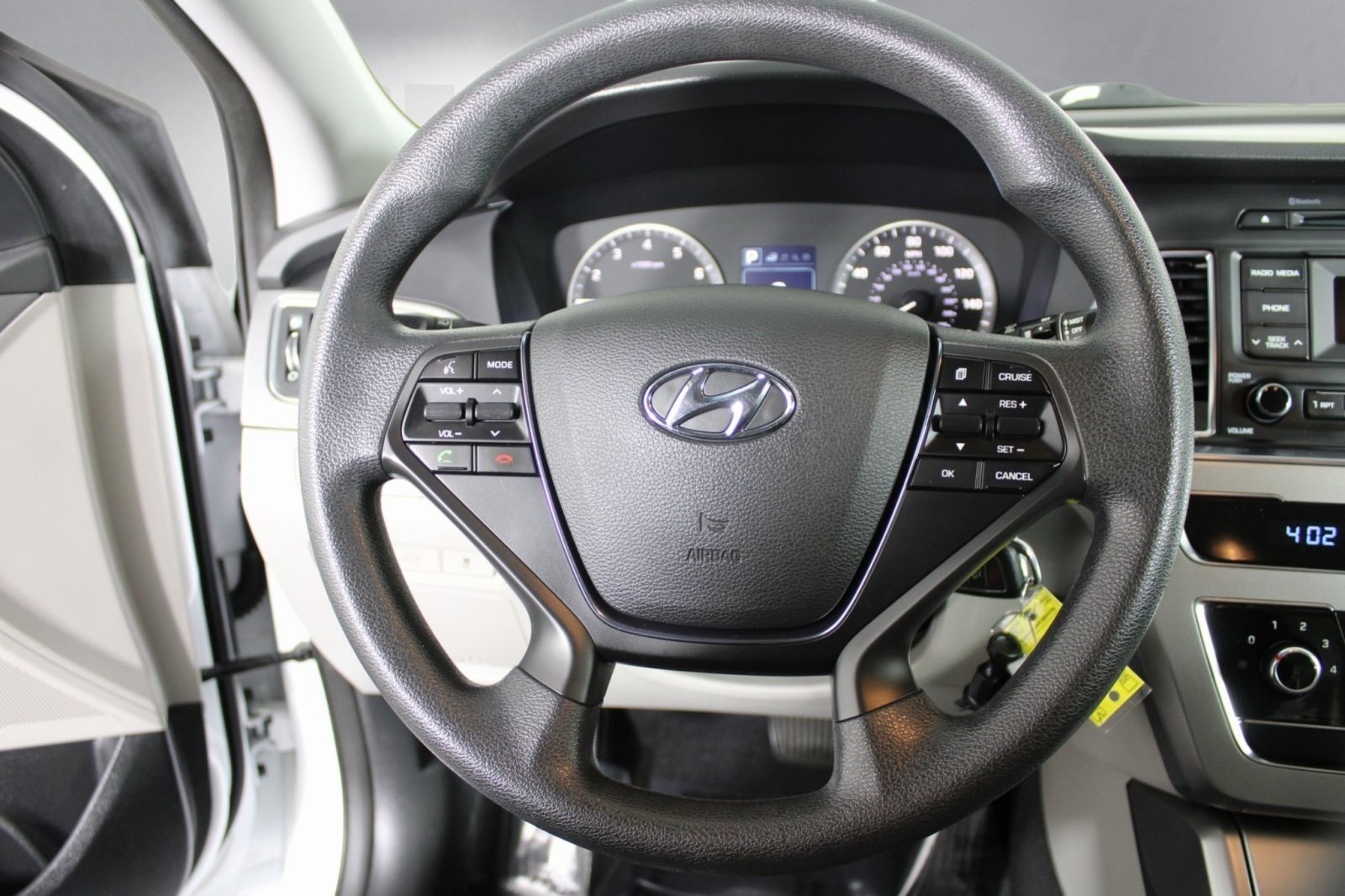 2015 Hyundai Sonata SE photo 3