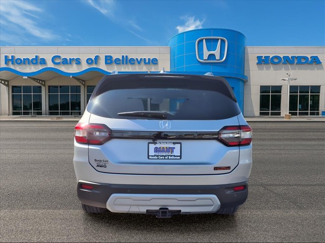 2025 Honda Pilot TrailSport photo 4
