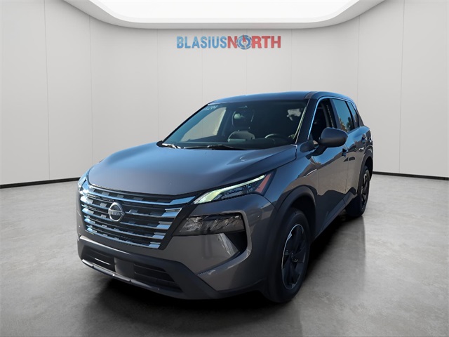 2024 Nissan Rogue SV's photo