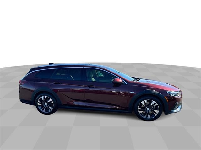 2018 Buick Regal TourX Essence photo 8