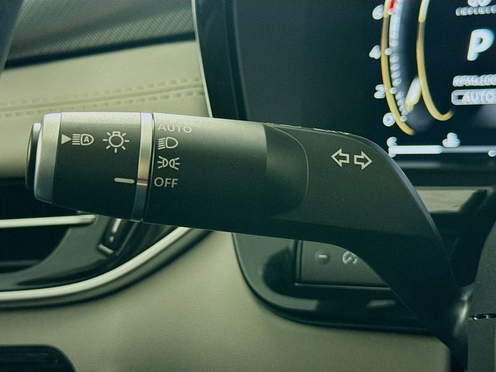 2026 Infiniti QX60 Luxe photo 12
