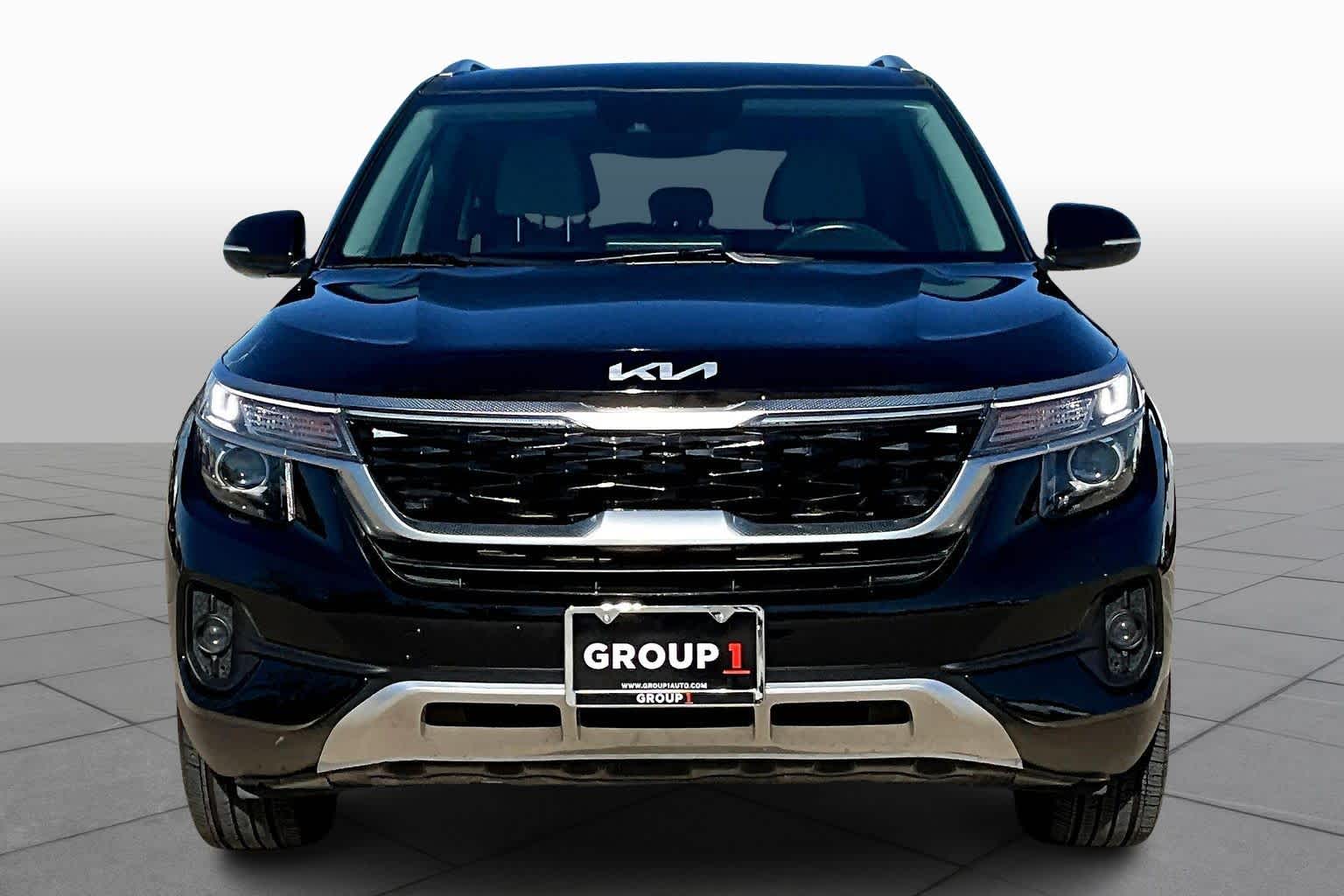 2023 Kia Seltos EX photo 3