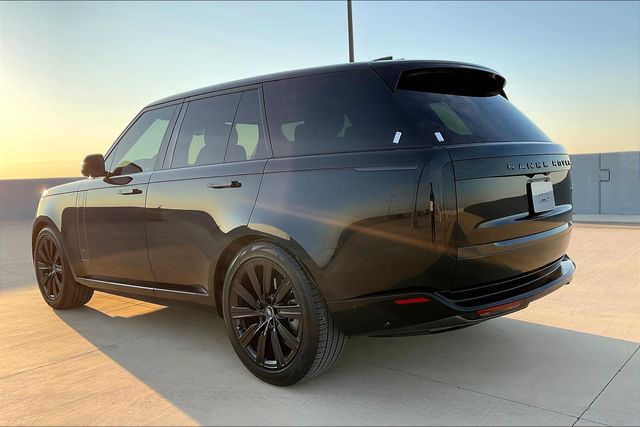 2023 Land Rover Range Rover SE photo 6