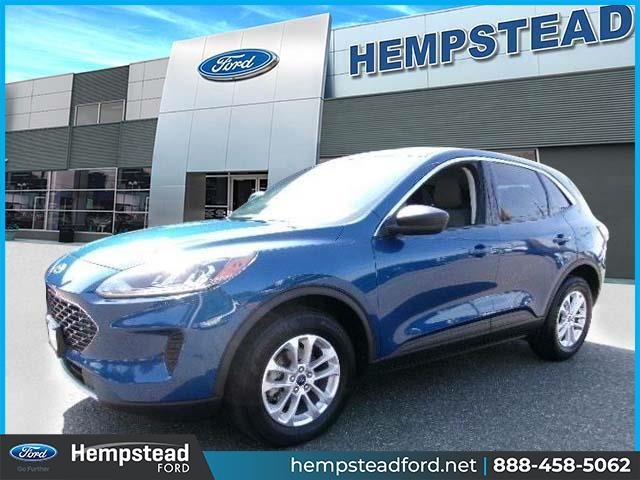 2022 Ford Escape SE's photo