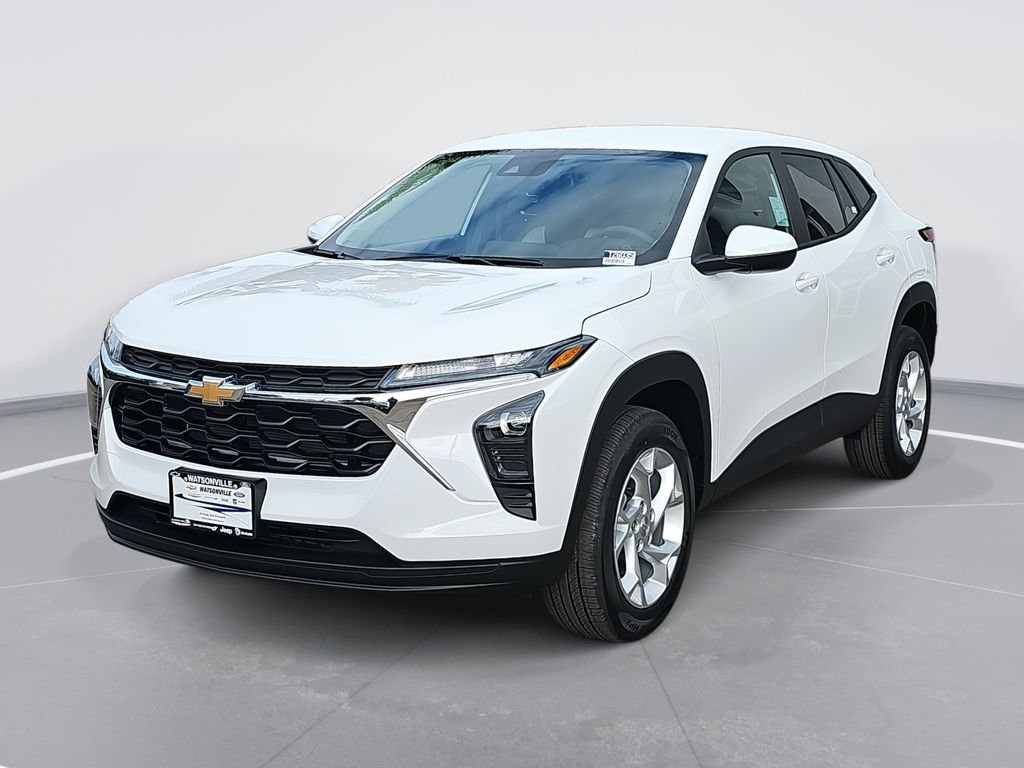 2026 Chevrolet Trax LS photo 4
