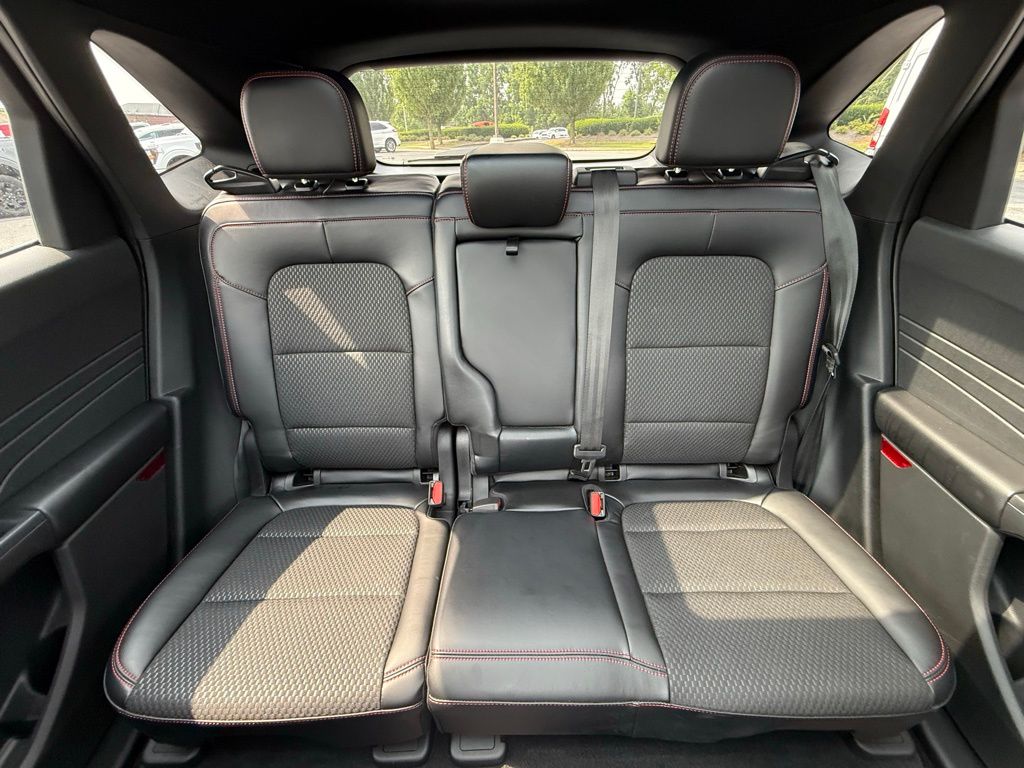 2023 Ford Escape ST-Line photo 27
