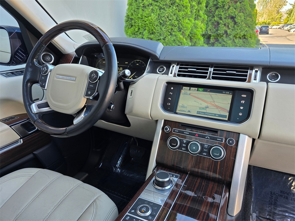 2016 Land Rover Range Rover HSE photo 32